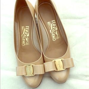 Ferragamo Vera pump